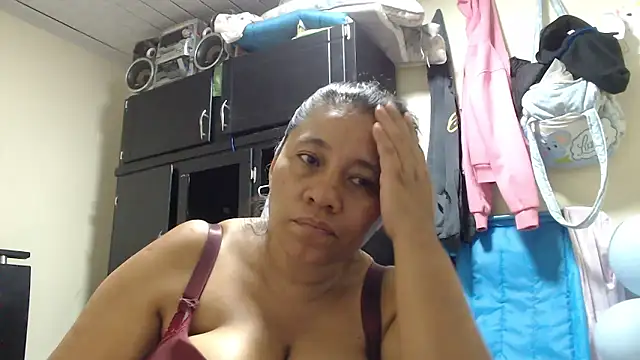 adrixxx38 online show from April 10, 6:51 am