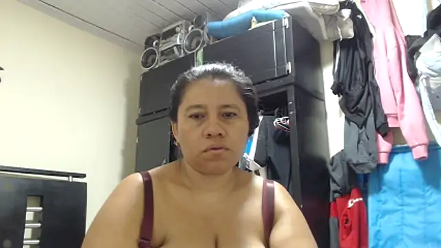 adrixxx38 online show from April 15, 8:32 am