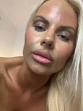 JessicaJames23 online show from December 13, 4:38 pm