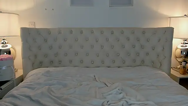 JessicaJames23 online show from December 21, 11:22 am