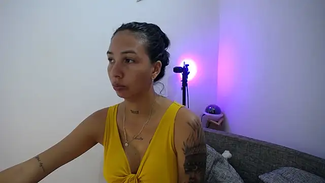 Snapshot of Allyson_Smith chatting on December 29, 7:43 pm Allyson Smith online show from December 29, 7:43 pm