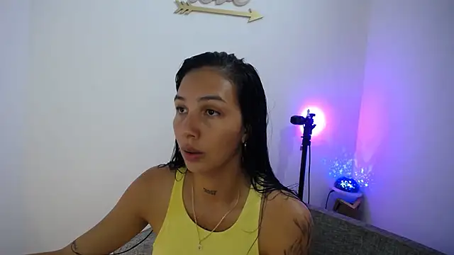 Snapshot of Allyson_Smith chatting on December 30, 8:47 pm Allyson Smith online show from December 30, 8:47 pm