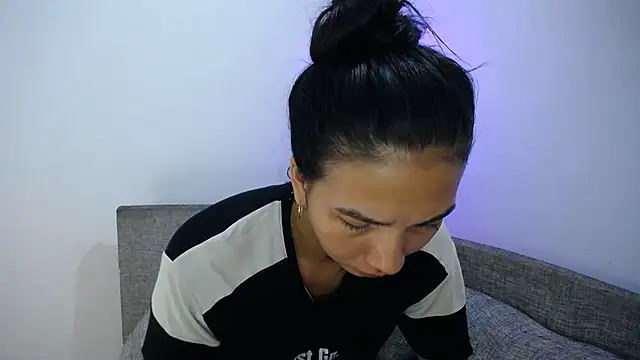 Snapshot of Allyson_Smith chatting on January 2, 11:06 pm Allyson Smith online show from January 2, 11:06 pm