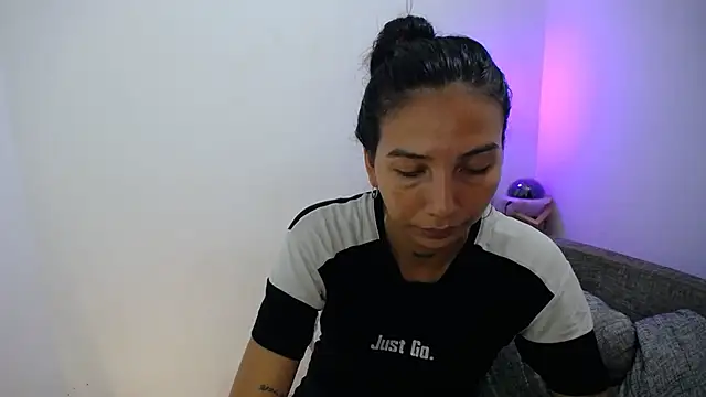 Snapshot of Allyson_Smith chatting on January 8, 1:53 am Allyson Smith online show from January 8, 1:53 am