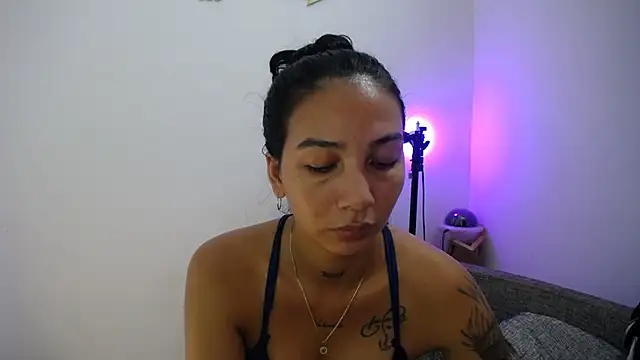 Snapshot of Allyson_Smith chatting on January 15, 10:13 pm Allyson Smith online show from January 15, 10:13 pm