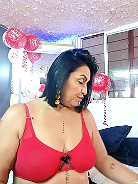 Snapshot of zullyxhot chatting on September 17, 9:49 pm zullyxhot online show from September 17, 9:49 pm