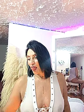 Snapshot of zullyxhot chatting on October 3, 10:18 pm zullyxhot online show from October 3, 10:18 pm