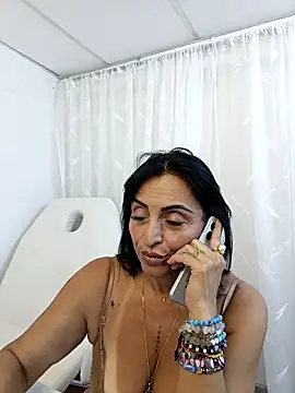 zullyxhot online show from April 24, 10:45 pm