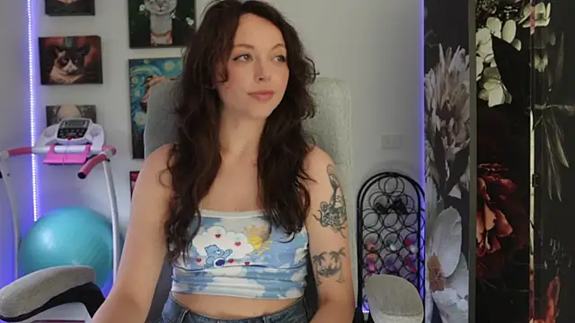 Snapshot of makiyahbelle chatting on January 7, 5:33 am makiyahbelle online show from January 7, 5:33 am