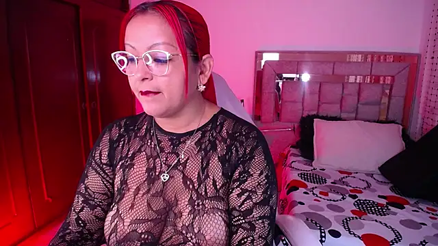 salomecastro  online show from May 12, 3:14 am