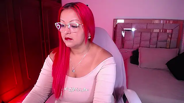salomecastro  online show from May 18, 10:48 pm