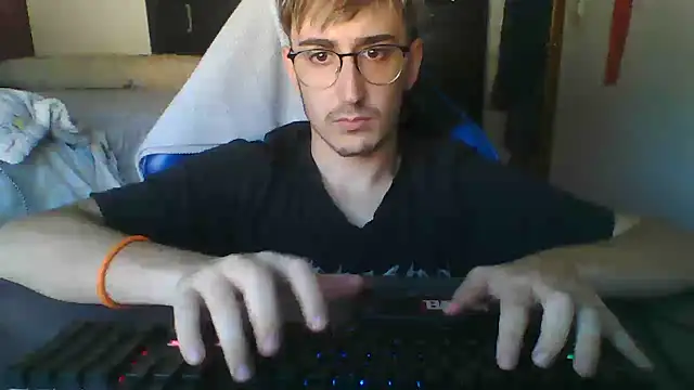 Snapshot of Troycm chatting on October 4, 1:53 pm Troycm online show from October 4, 1:53 pm