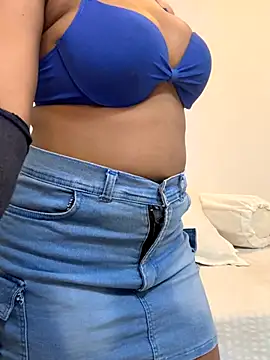 Snapshot of angelwavy chatting on December 19, 1:34 am angelwavy online show from December 19, 1:34 am