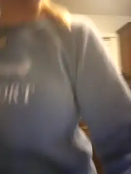 Snapshot of HollyTattoo chatting on December 22, 12:16 pm HollyTattoo online show from December 22, 12:16 pm