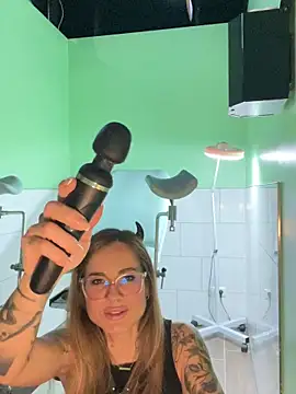 Etwas neugierig online show from February 16, 7:43 pm