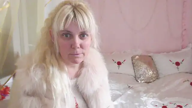 Snapshot of SunnySylvia chatting on November 29, 2:20 pm SunnySylvia online show from November 29, 2:20 pm