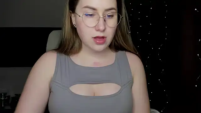 SeasonalSomeone online show from December 15, 3:31 pm