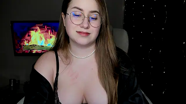 SeasonalSomeone online show from February 6, 4:03 pm