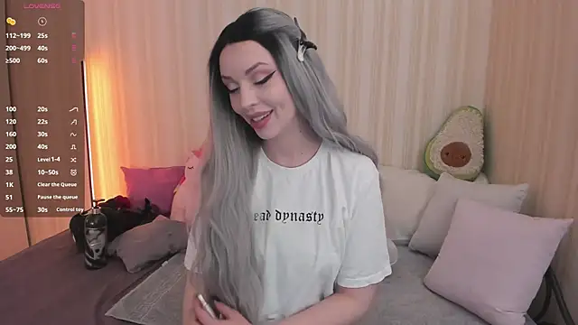 youreyesrgasm online show from February 4, 8:02 am