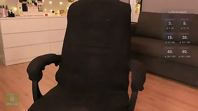 Hit-girl- online show from February 16, 8:55 pm