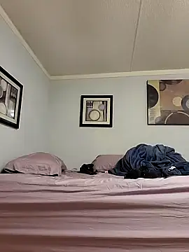 Snapshot of MaddyC6992 chatting on February 12, 10:56 am MaddyC6992 online show from February 12, 10:56 am