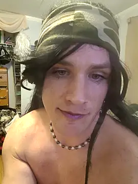 Snapshot of MaddyC6992 chatting on December 21, 8:10 am MaddyC6992 online show from December 21, 8:10 am