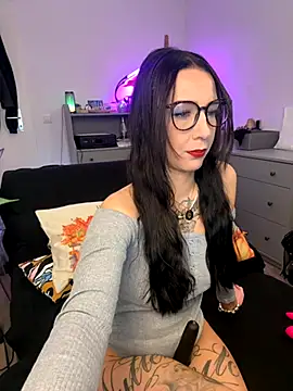 Trixie-Tainted online show from November 9, 5:11 pm