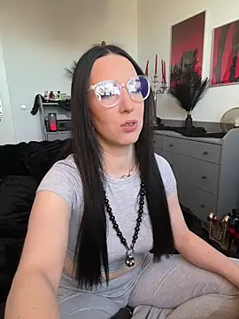 Trixie-Tainted online show from March 2, 2:46 pm