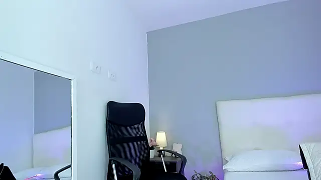 NataliaBuiles online show from September 11, 4:40 pm