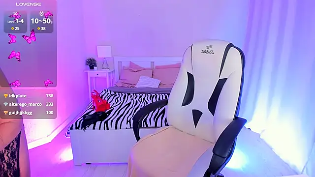 HelenaRegal online show from January 19, 4:57 pm