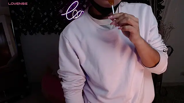 DestinyHills online show from February 7, 12:06 pm