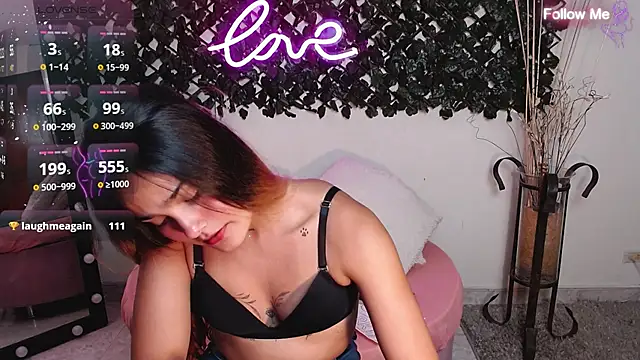 DestinyHills online show from February 10, 3:32 pm