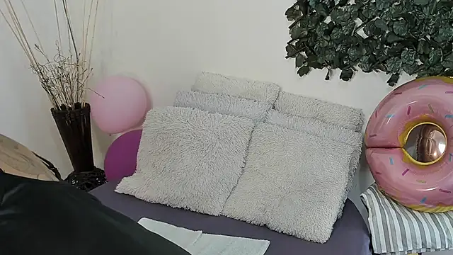 DestinyHills online show from September 10, 1:33 pm