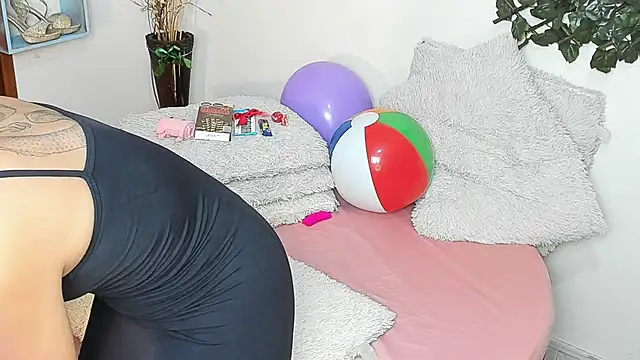 DestinyHills online show from March 27, 12:05 pm