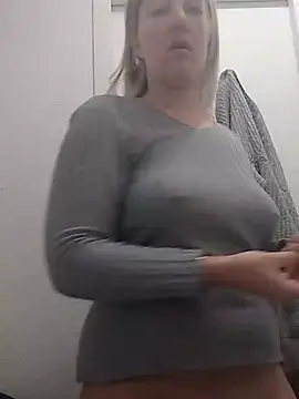 Snapshot of Mllesha74000 chatting on December 4, 12:14 pm Mllesha74000 online show from December 4, 12:14 pm