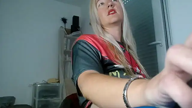 Mllesha74000 online show from July 7, 1:37 pm