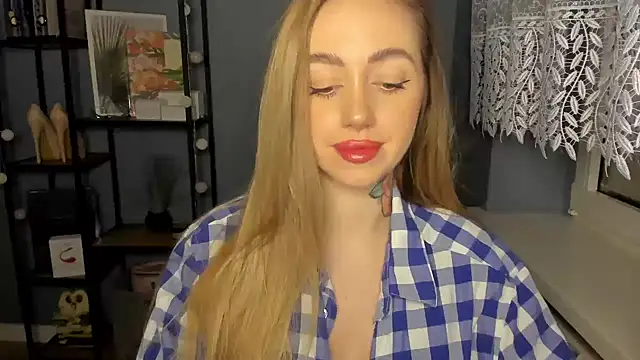 Snapshot of sexyCoralie chatting on December 16, 11:01 am sexyCoralie online show from December 16, 11:01 am