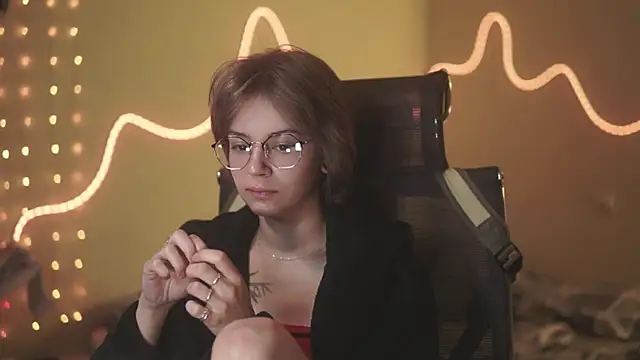 alyssa sweet online show from April 17, 3:53 am