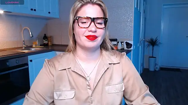 HotTiffani online show from January 24, 8:13 am