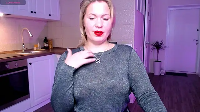 HotTiffani online show from January 25, 9:36 am