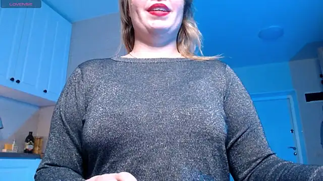 HotTiffani online show from January 25, 4:35 pm