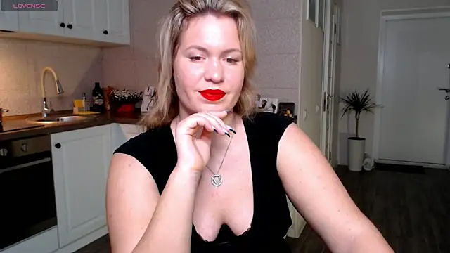 HotTiffani online show from January 29, 9:44 am