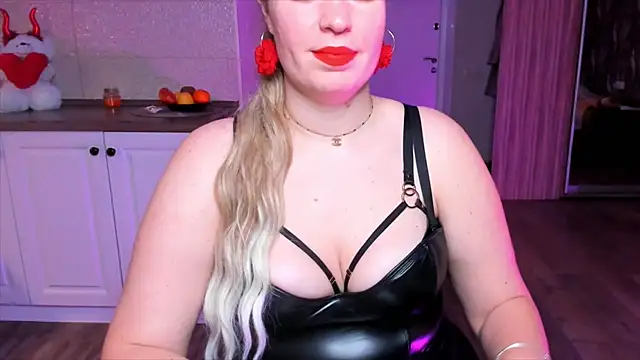 HotTiffani online show from November 29, 3:59 pm