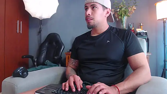 geirge teacherxx online show from October 25, 4:13 pm