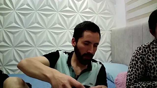 jerryandjessica online show from December 20, 6:29 am