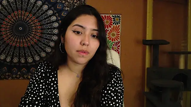 Snapshot of IntimateTales chatting on December 1, 8:53 pm IntimateTales online show from December 1, 8:53 pm