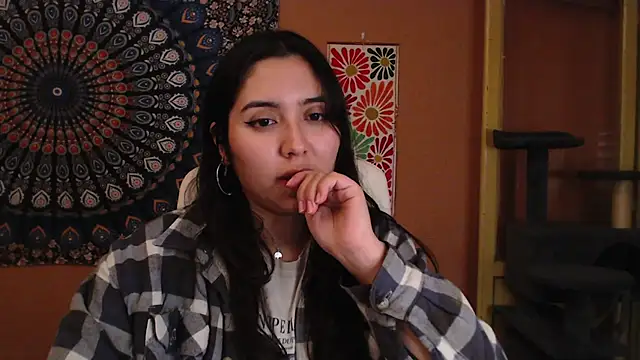 Snapshot of IntimateTales chatting on December 11, 8:39 pm IntimateTales online show from December 11, 8:39 pm