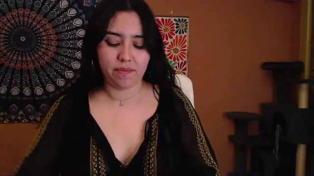 Snapshot of IntimateTales chatting on December 18, 6:14 pm IntimateTales online show from December 18, 6:14 pm