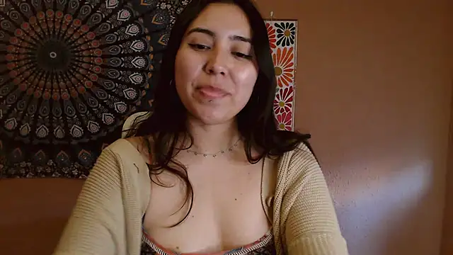 Snapshot of IntimateTales chatting on January 19, 4:04 pm IntimateTales online show from January 19, 4:04 pm