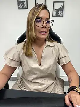 KellyBrooklyn  online show from March 15, 5:04 pm